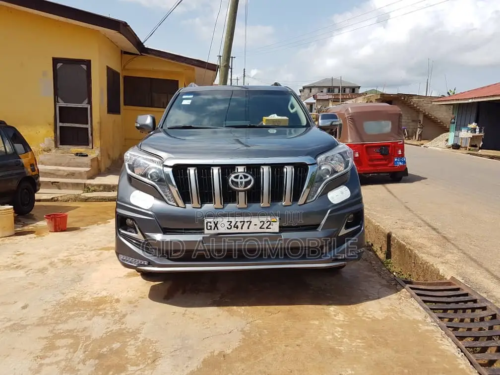 Toyota Land Cruiser Prado 2016 Gray