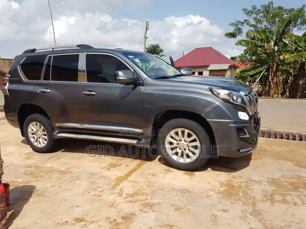Toyota Land Cruiser Prado 2016 Gray