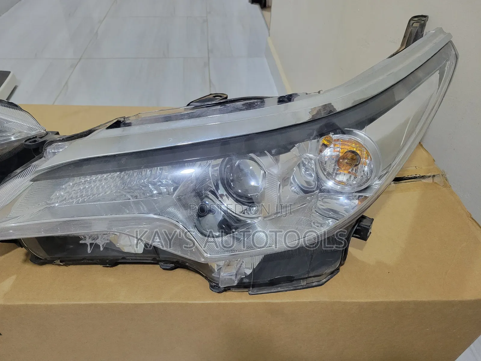 Original Toyota Fortuner Headlight