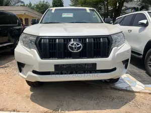 Toyota Land Cruiser Prado 2023 White
