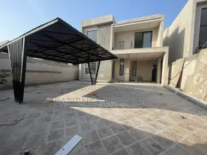 5bdrm House in Accra Metropolitan for sale