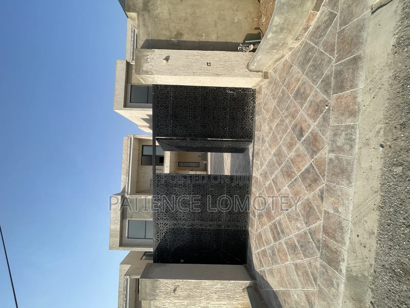 5bdrm House in Accra Metropolitan for sale