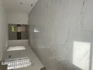 5bdrm House in Accra Metropolitan for sale