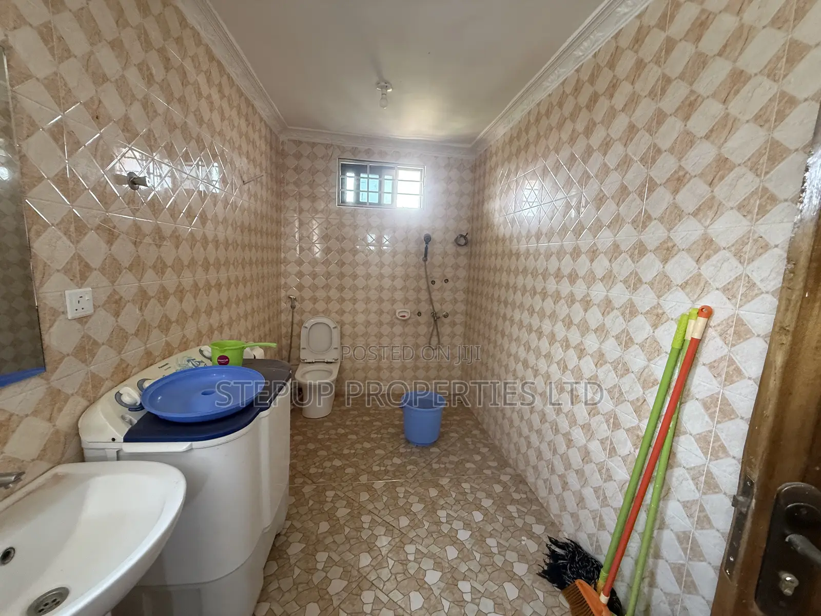 2bdrm Apartment in Abokobi, Adenta for rent