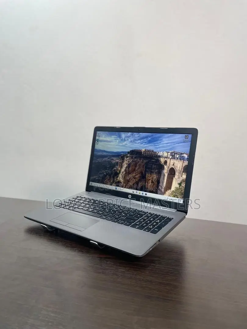 New Laptop HP 255 G8 12GB AMD Ryzen SSD 128GB