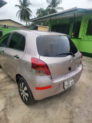 Toyota Vitz 1.0 FWD 5dr 2010