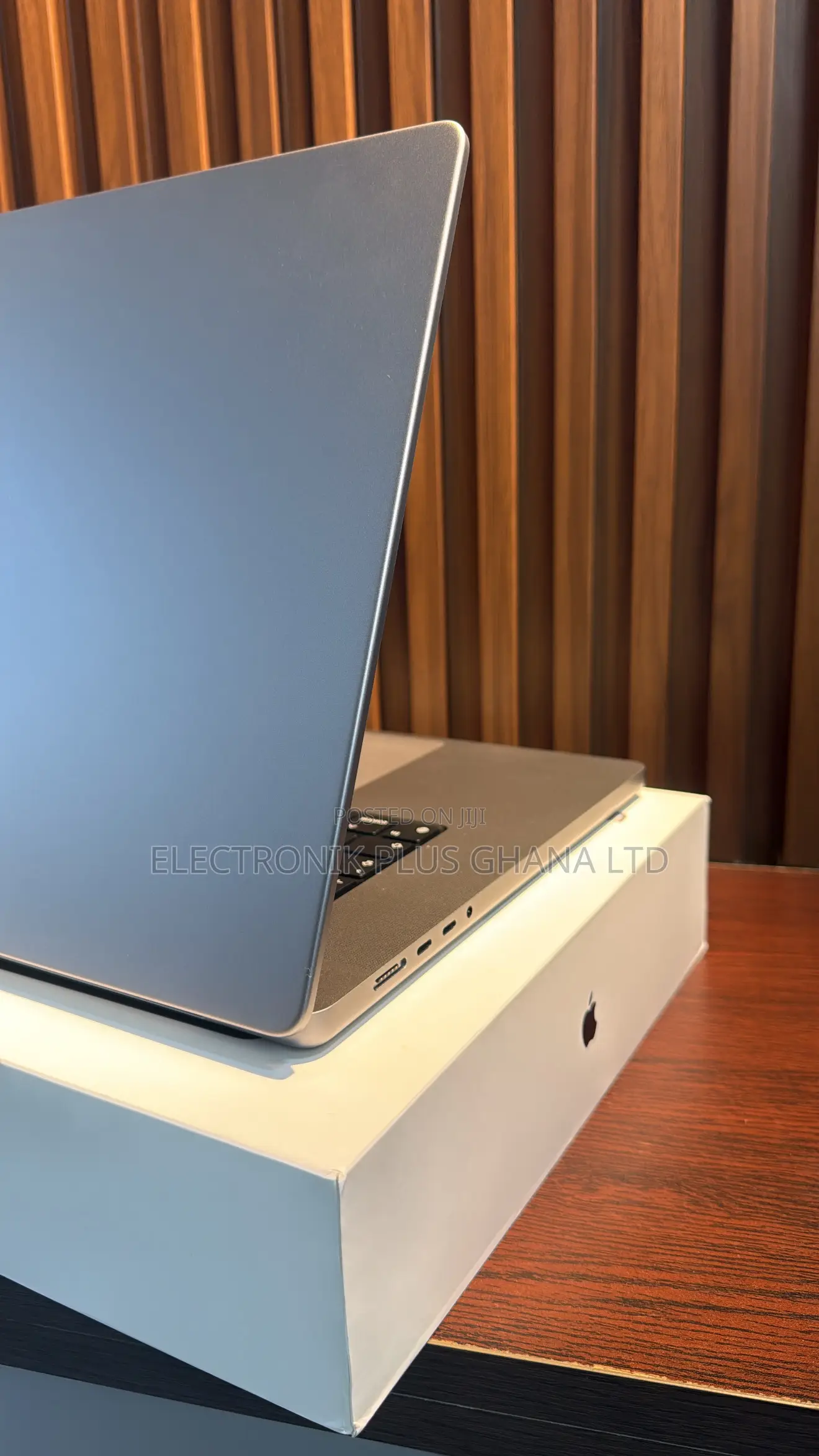 Laptop Apple MacBook Pro 2021 M1 32GB Apple M1 Pro SSD 512GB