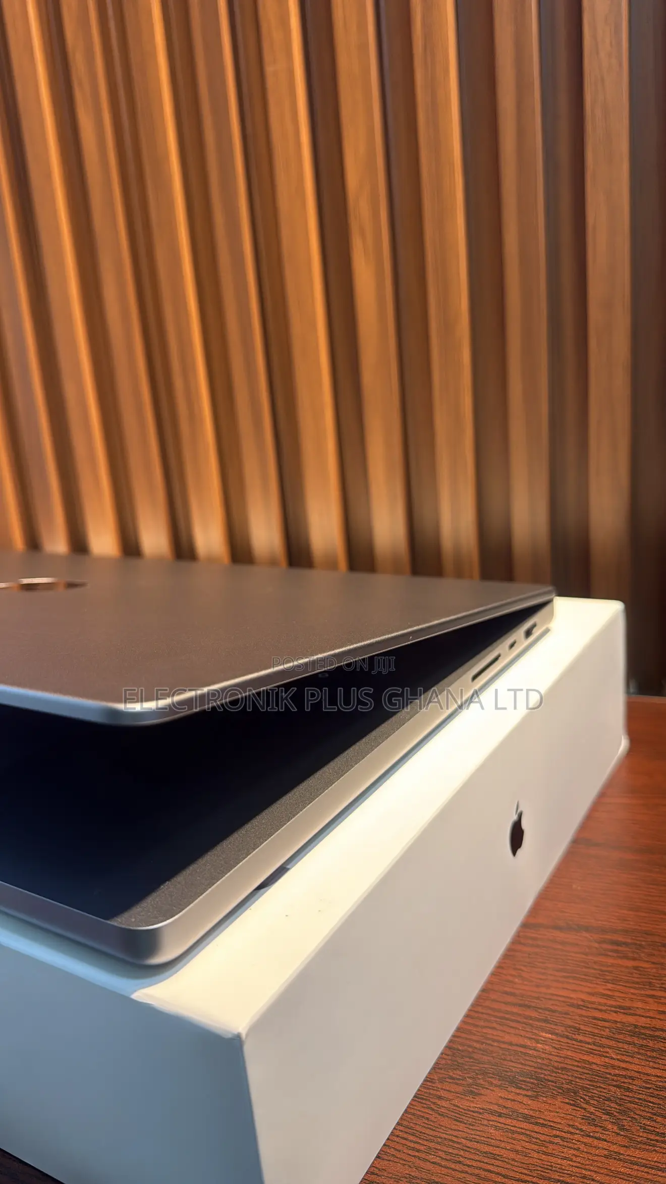 Laptop Apple MacBook Pro 2021 M1 32GB Apple M1 Pro SSD 512GB