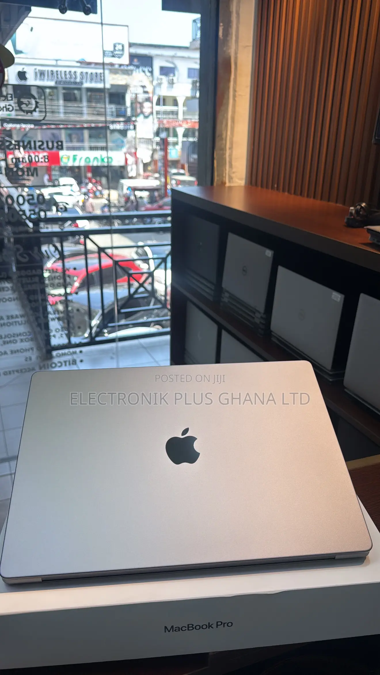 Laptop Apple MacBook Pro 2021 M1 32GB Apple M1 Pro SSD 512GB
