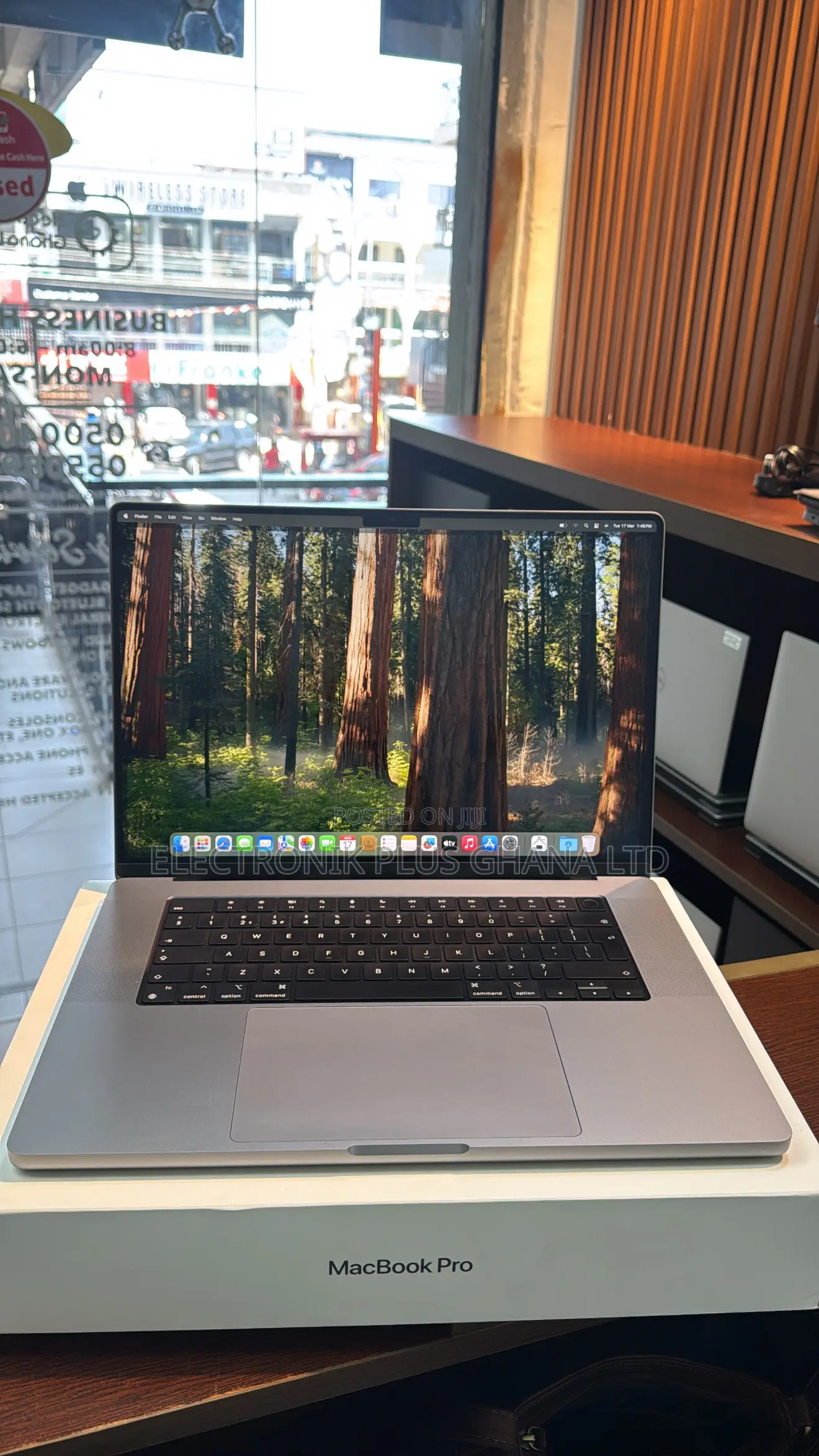 Laptop Apple MacBook Pro 2021 M1 32GB Apple M1 Pro SSD 512GB
