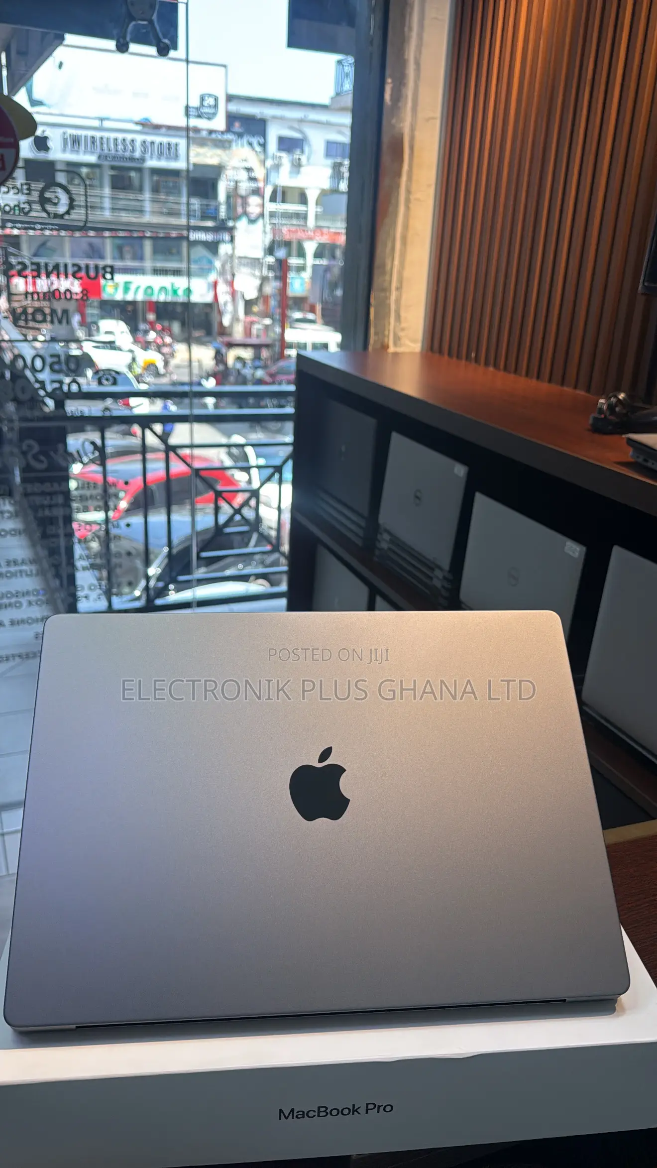 Laptop Apple MacBook Pro 2021 M1 32GB Apple M1 Pro SSD 512GB