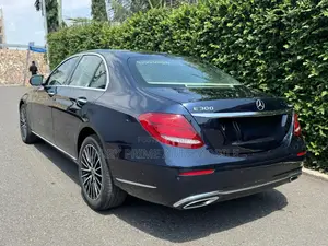 Mercedes-Benz E300 2018 Blue