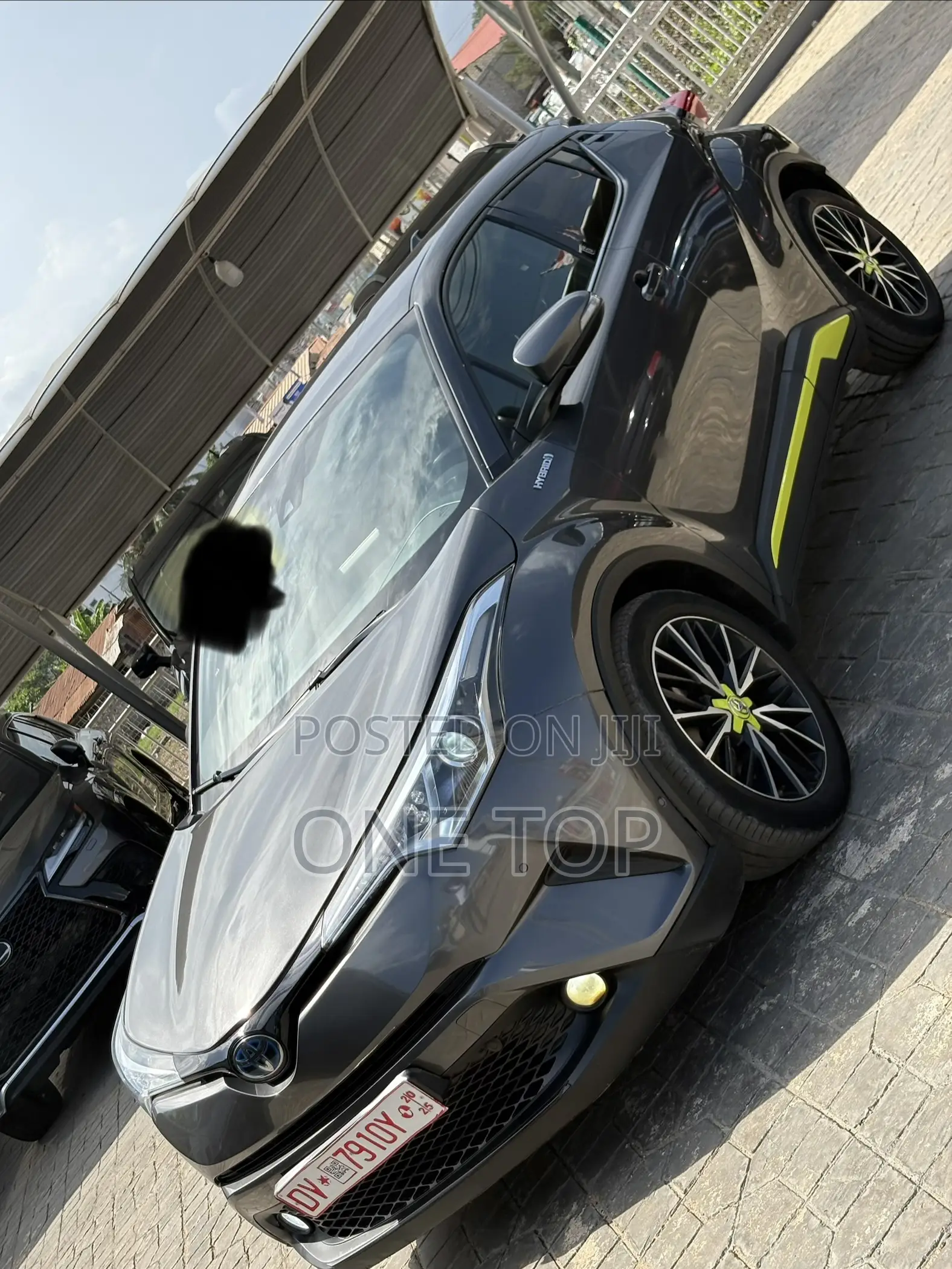 Toyota C-HR XLE FWD Sport Utility (2.0L 4cyl 2AM) 2018 Gray