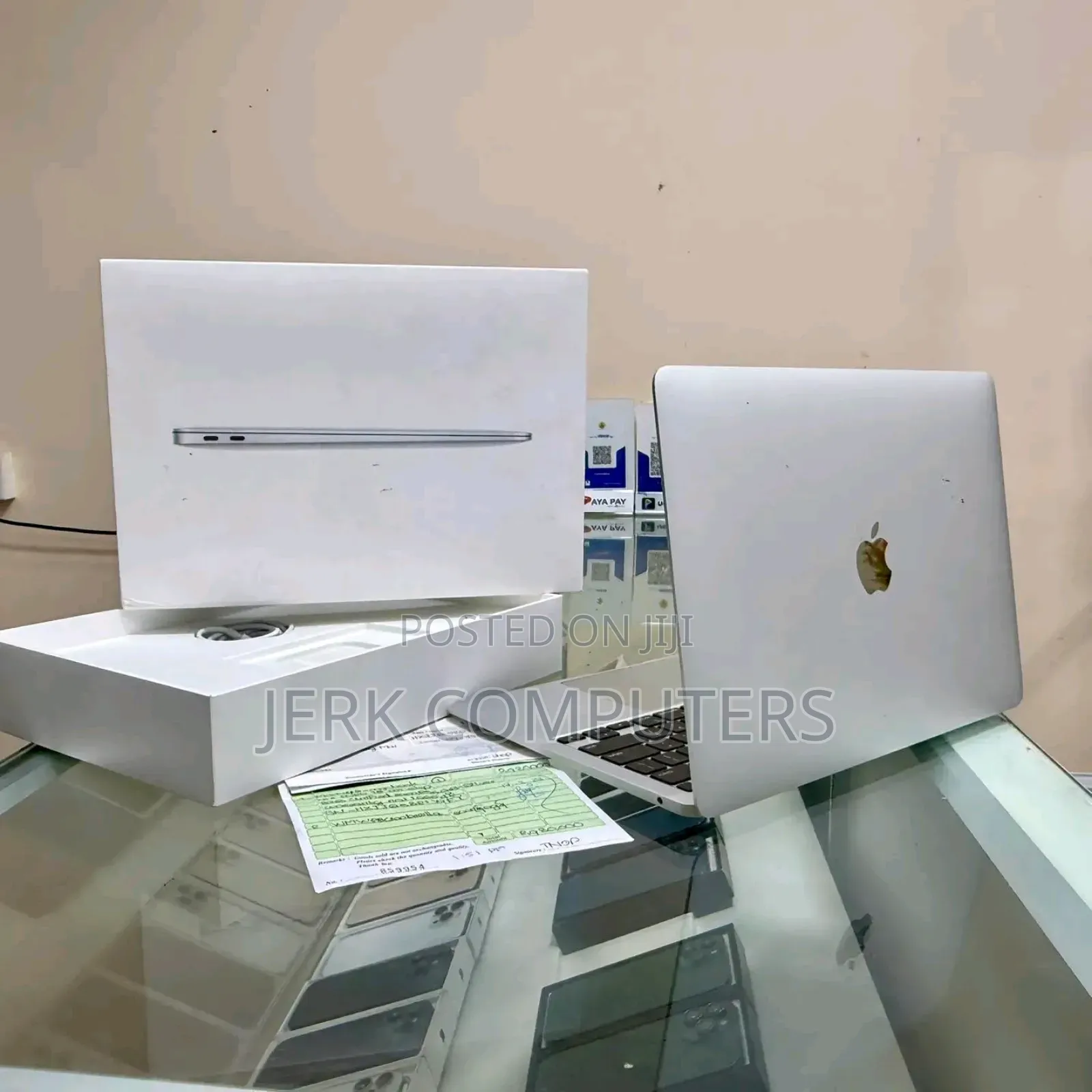 New Laptop Apple MacBook Pro 16GB Intel Core i5 SSD 512GB