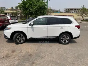 Mitsubishi Outlander SEL AWC 2019 White