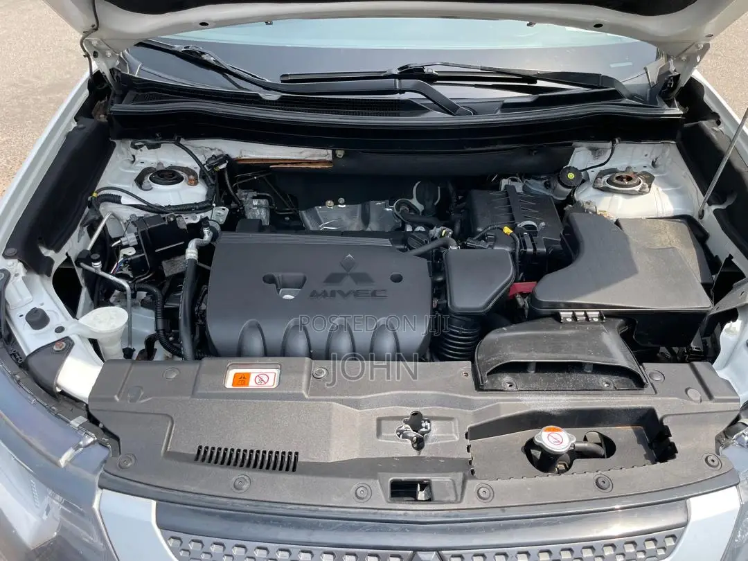 Mitsubishi Outlander SEL AWC 2019 White