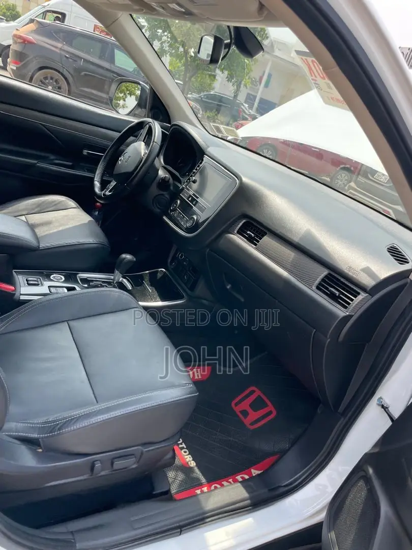 Mitsubishi Outlander SEL AWC 2019 White