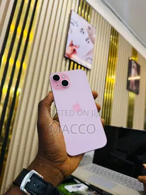 Apple iPhone 15 128 GB Pink