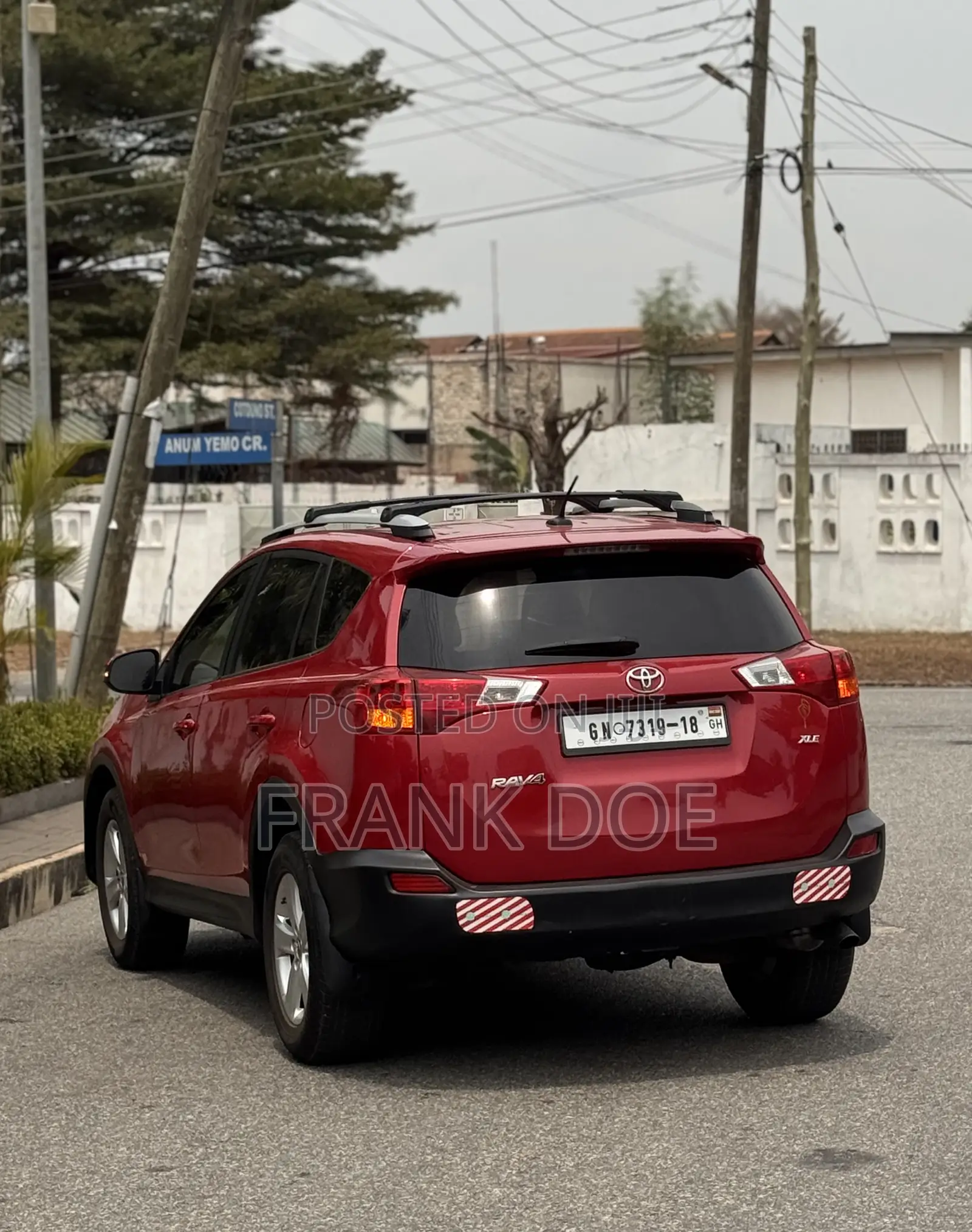 Toyota RAV4 XLE 4dr SUV AWD (2.5L 4cyl 6A) 2015 Red