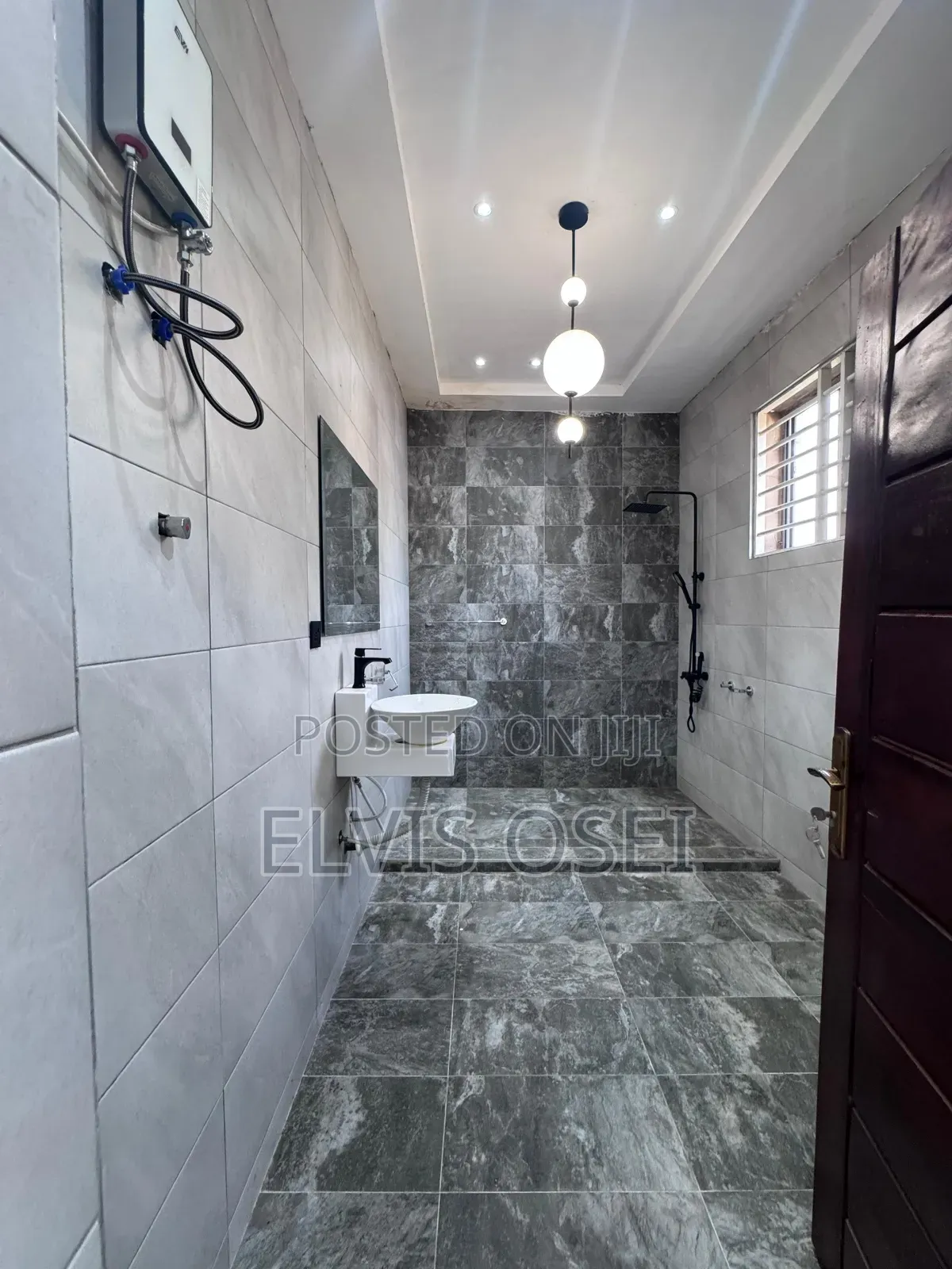 4bdrm Duplex in Barrier Aplaku for rent