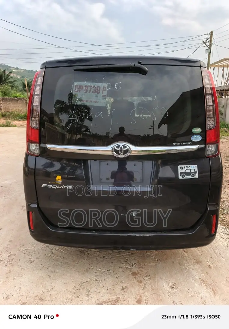 Toyota Esquire 2016 Black