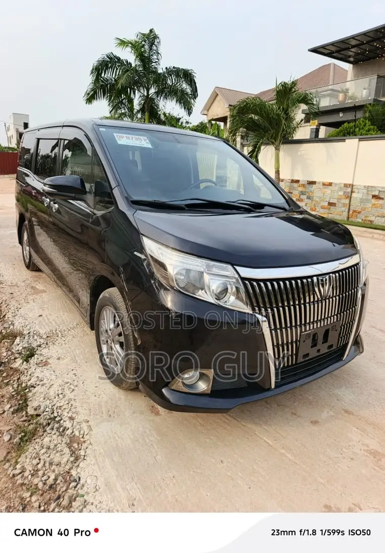 Toyota Esquire 2016 Black