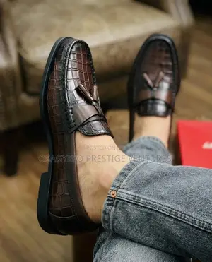 High Quality Leather Ferraganmo Shoe Coffee