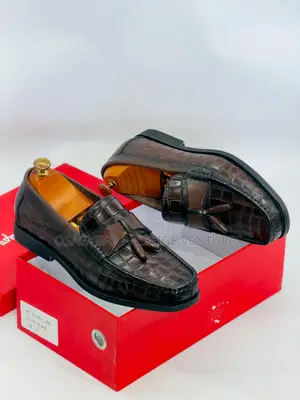 High Quality Leather Ferraganmo Shoe Coffee