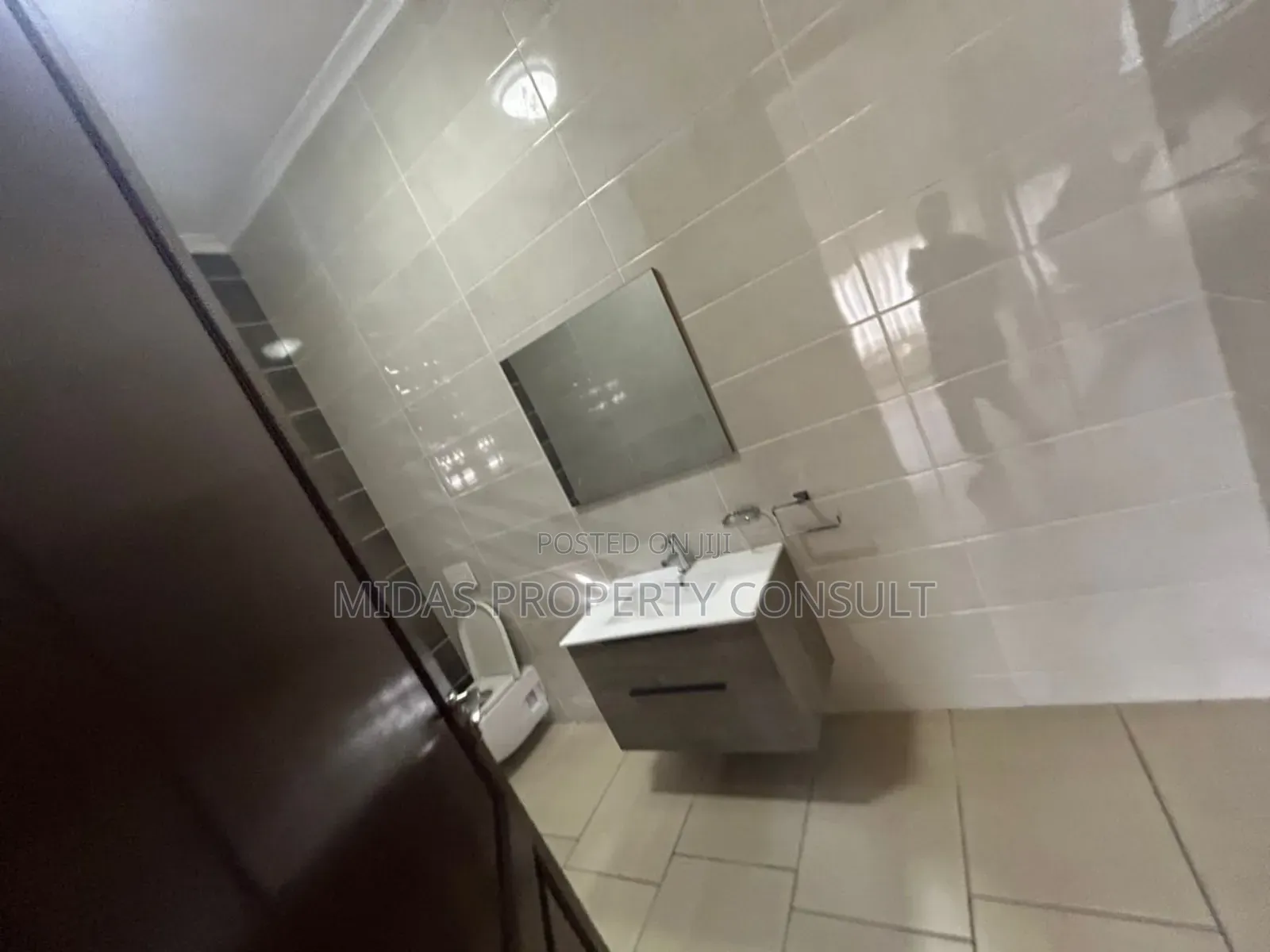 Furnished 4bdrm Townhouse / Terrace in Cantonment, US Embassy Area