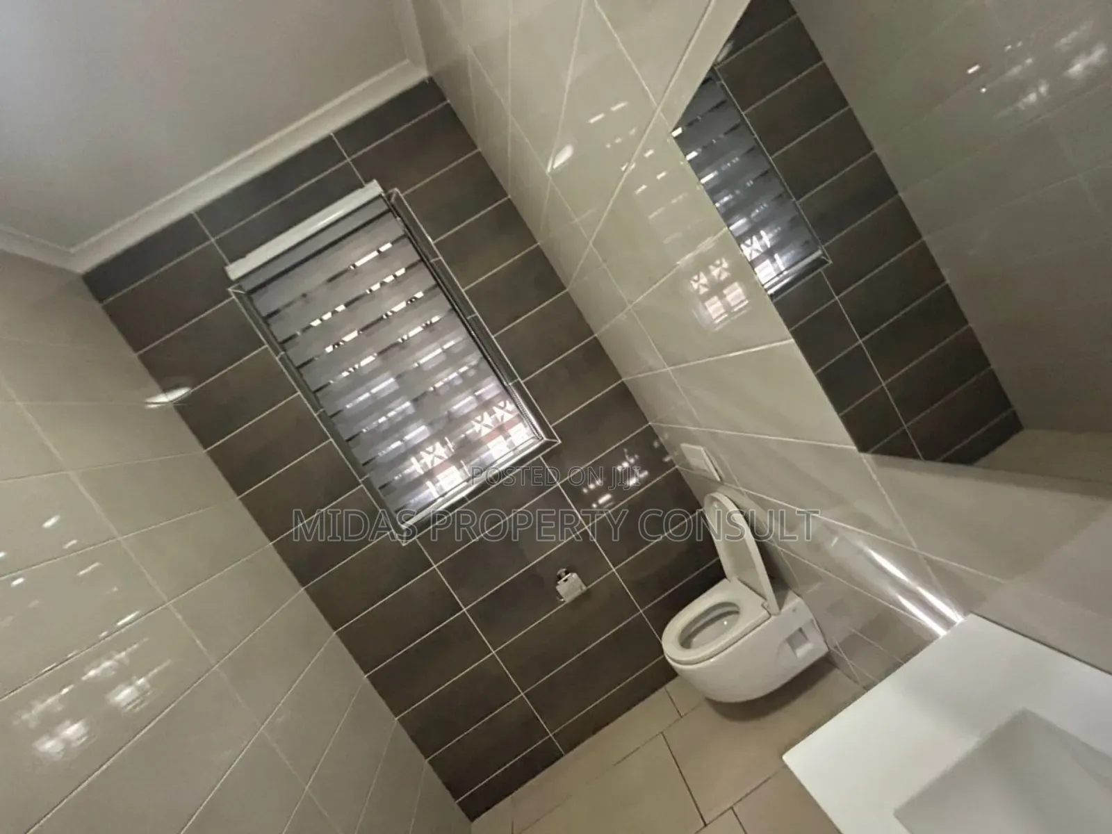 Furnished 4bdrm Townhouse / Terrace in Cantonment, US Embassy Area