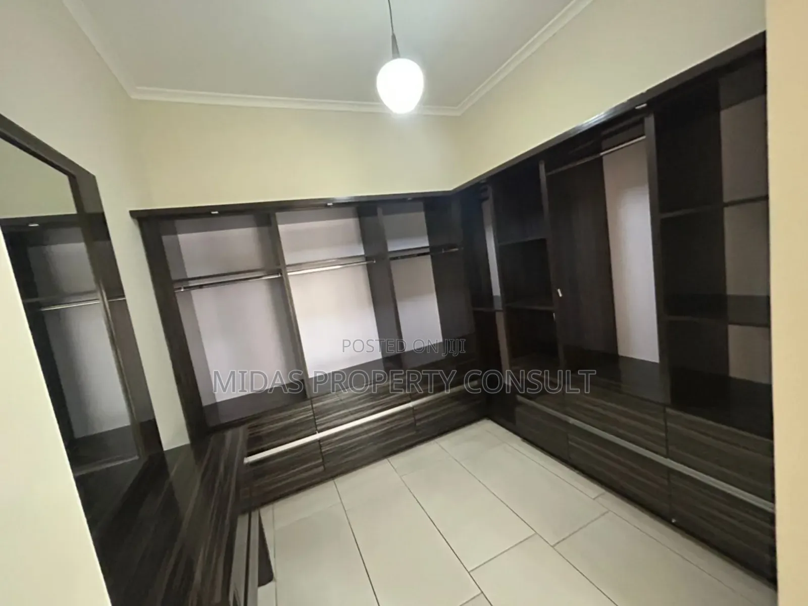 Furnished 4bdrm Townhouse / Terrace in Cantonment, US Embassy Area