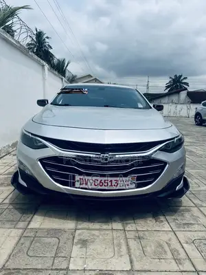 Chevrolet Malibu 2021 Silver