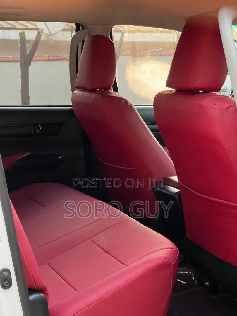 Toyota Hilux 2024 White