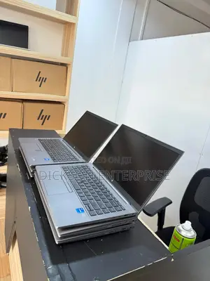 Laptop HP ZBook Firefly G8 8GB Intel Core i5 SSD 512GB