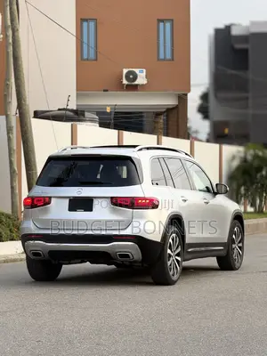 Mercedes-Benz GLB-Class GLB 250 4MATIC 2021 Silver