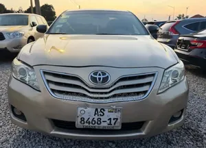 Toyota Camry LE 4dr Sedan (2.4L 4cyl 5A) 2009 Gold