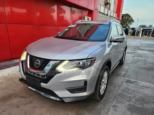 Nissan Rogue SV AWD 2017 Silver