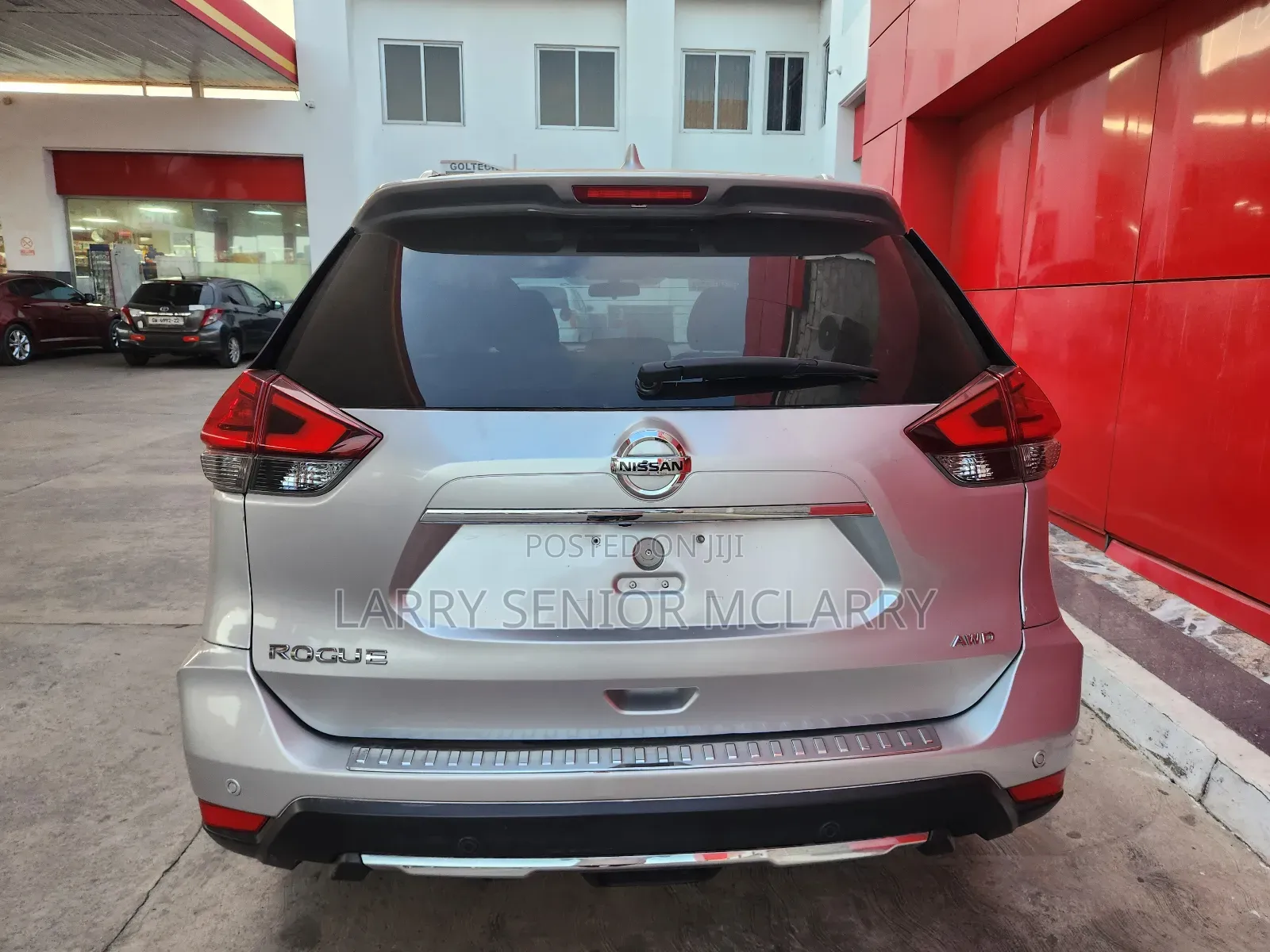 Nissan Rogue SV AWD 2017 Silver