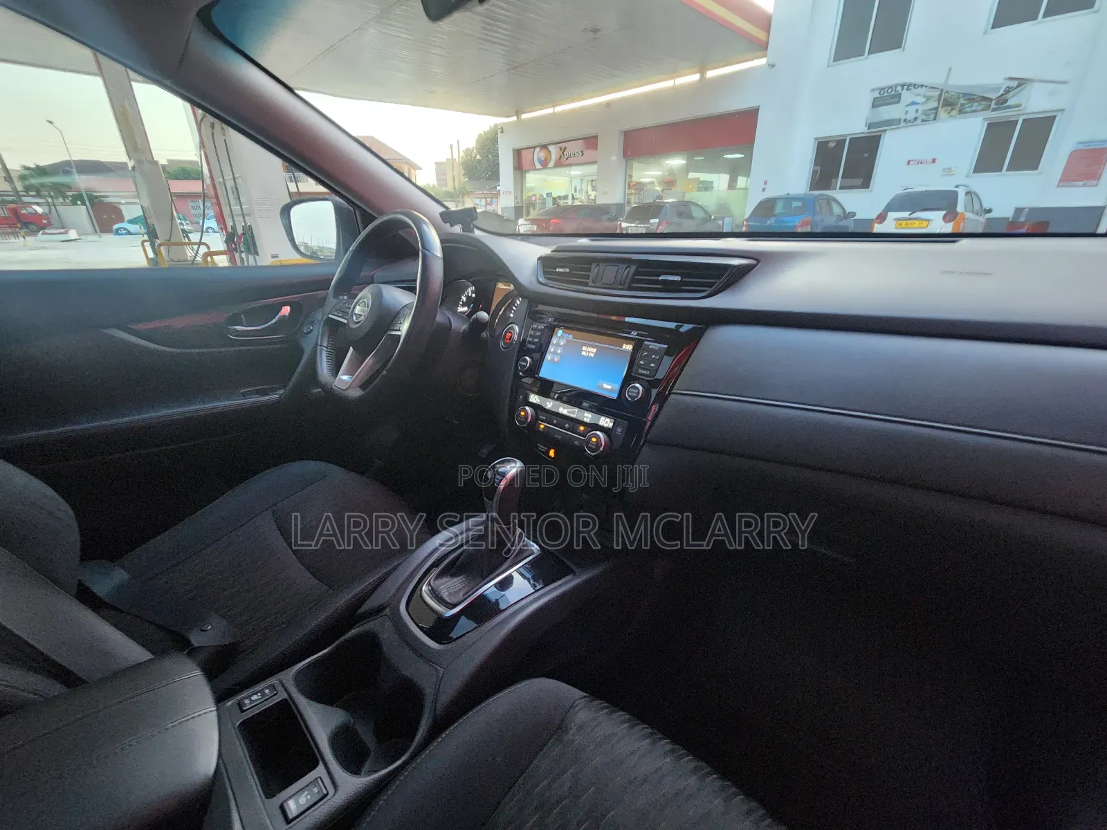 Nissan Rogue SV AWD 2017 Silver