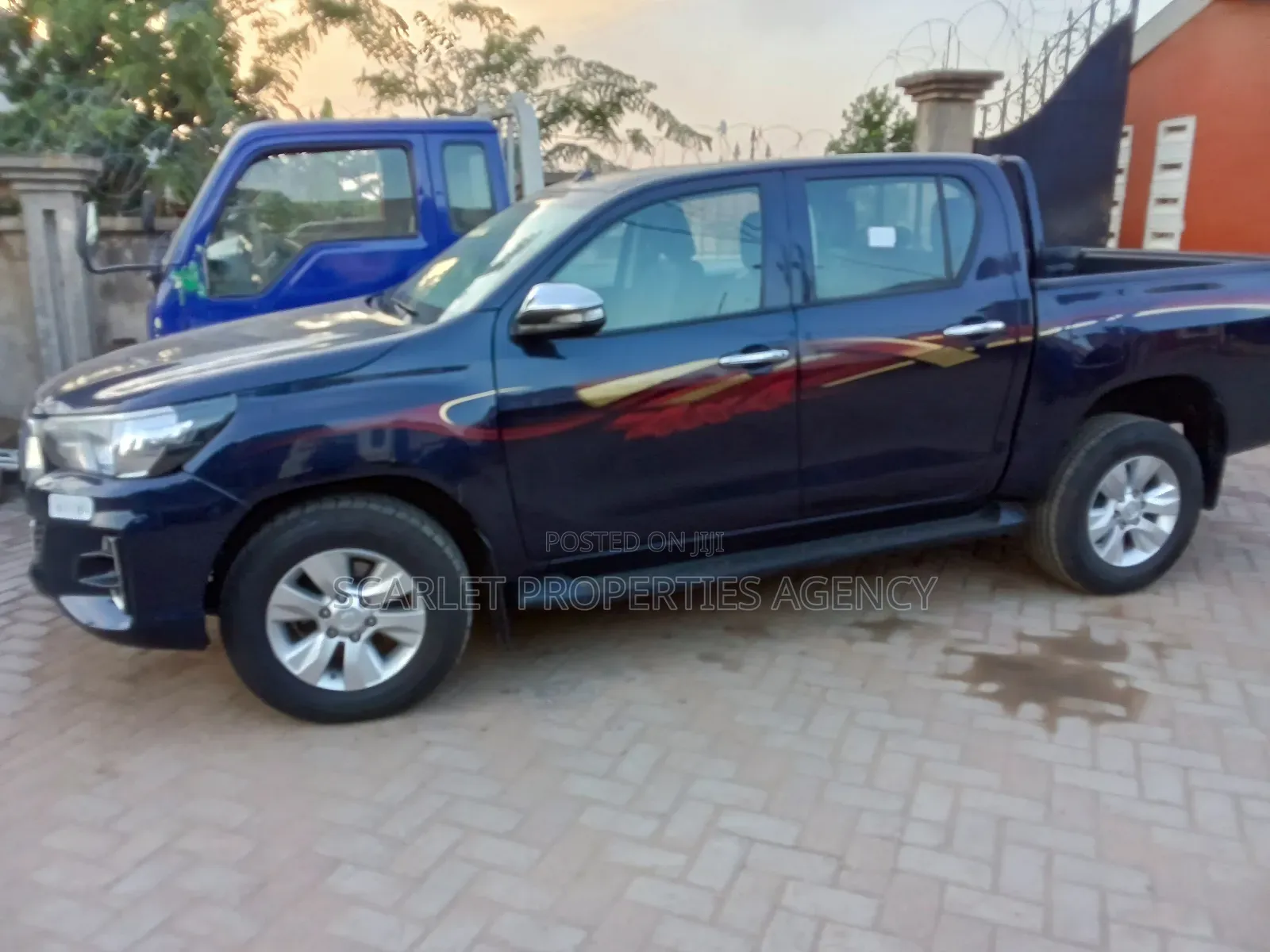 Toyota Hilux 2012 Blue