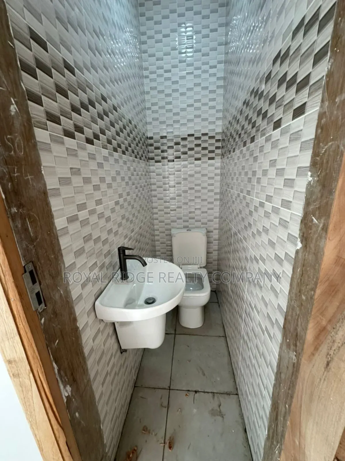 2bdrm Apartment in Burma Hills Close To, Accra Metropolitan for rent