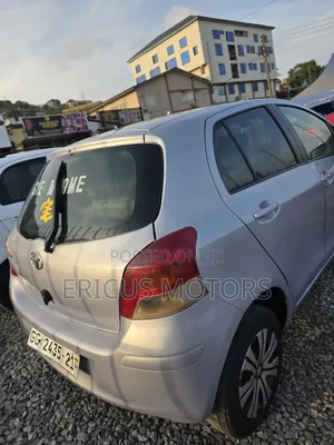 Toyota Vitz 1.3 AWD 3dr 2010 Silver