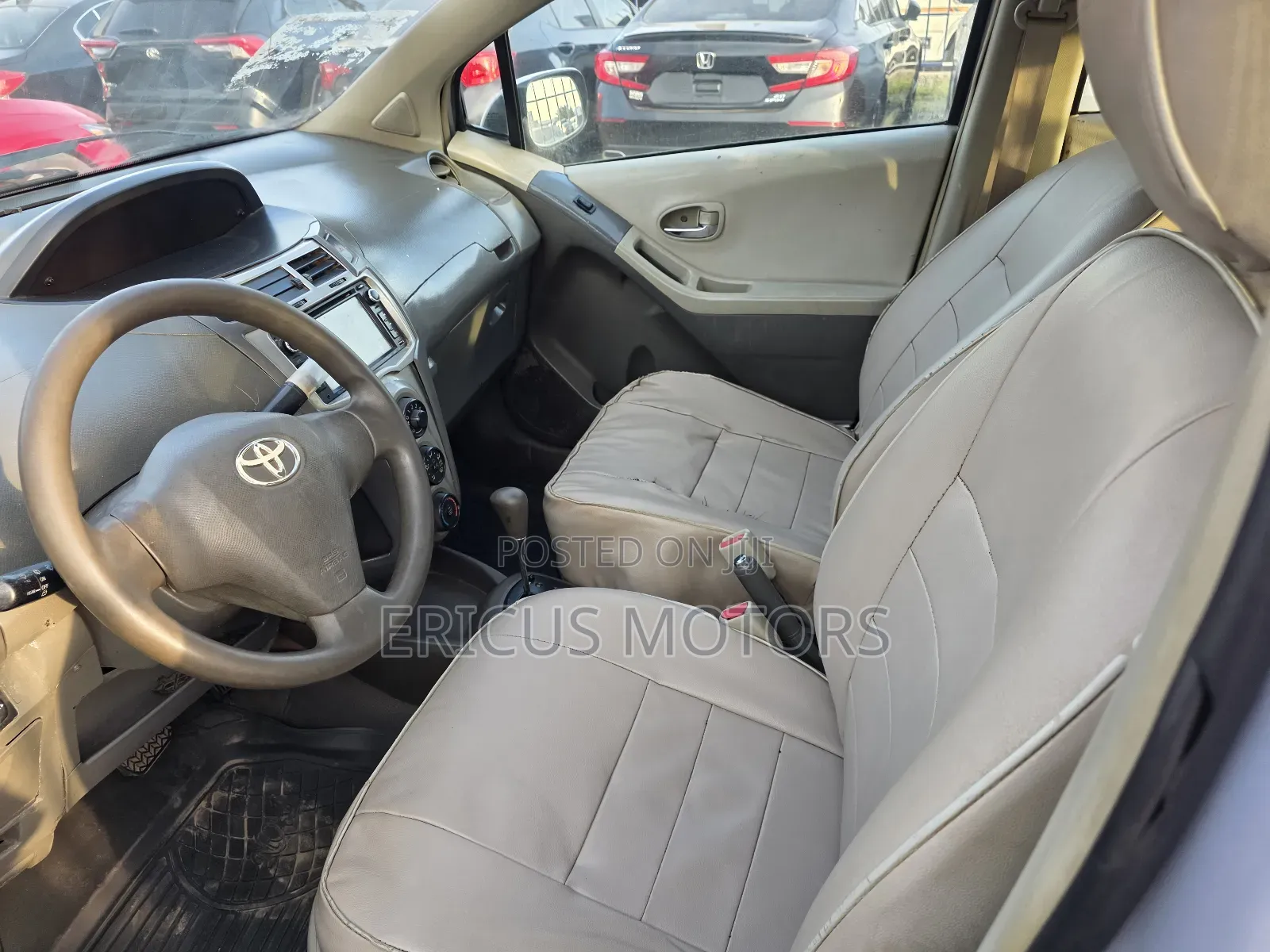 Toyota Vitz 1.3 AWD 3dr 2010 Silver