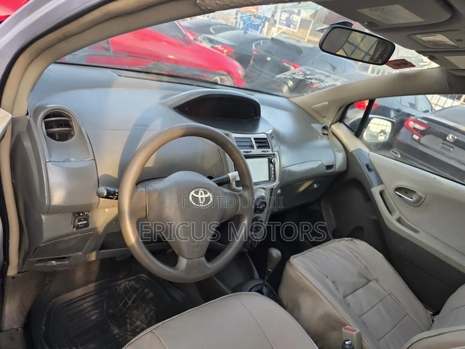 Toyota Vitz 1.3 AWD 3dr 2010 Silver