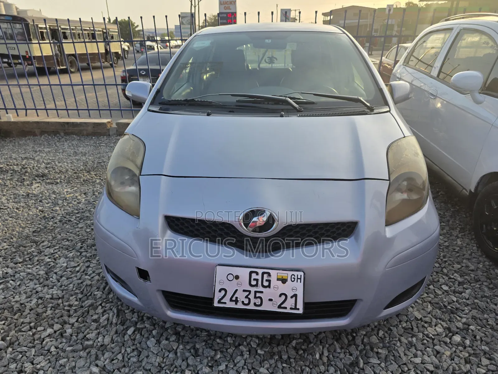 Toyota Vitz 1.3 AWD 3dr 2010 Silver