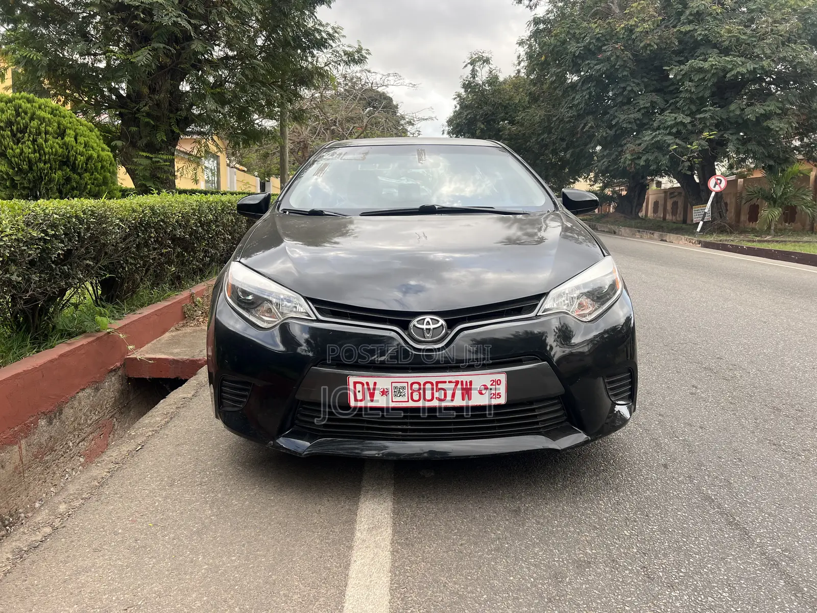 Toyota Corolla LE Eco 4dr Sedan (1.8L 4cyl CVT) 2016 Black