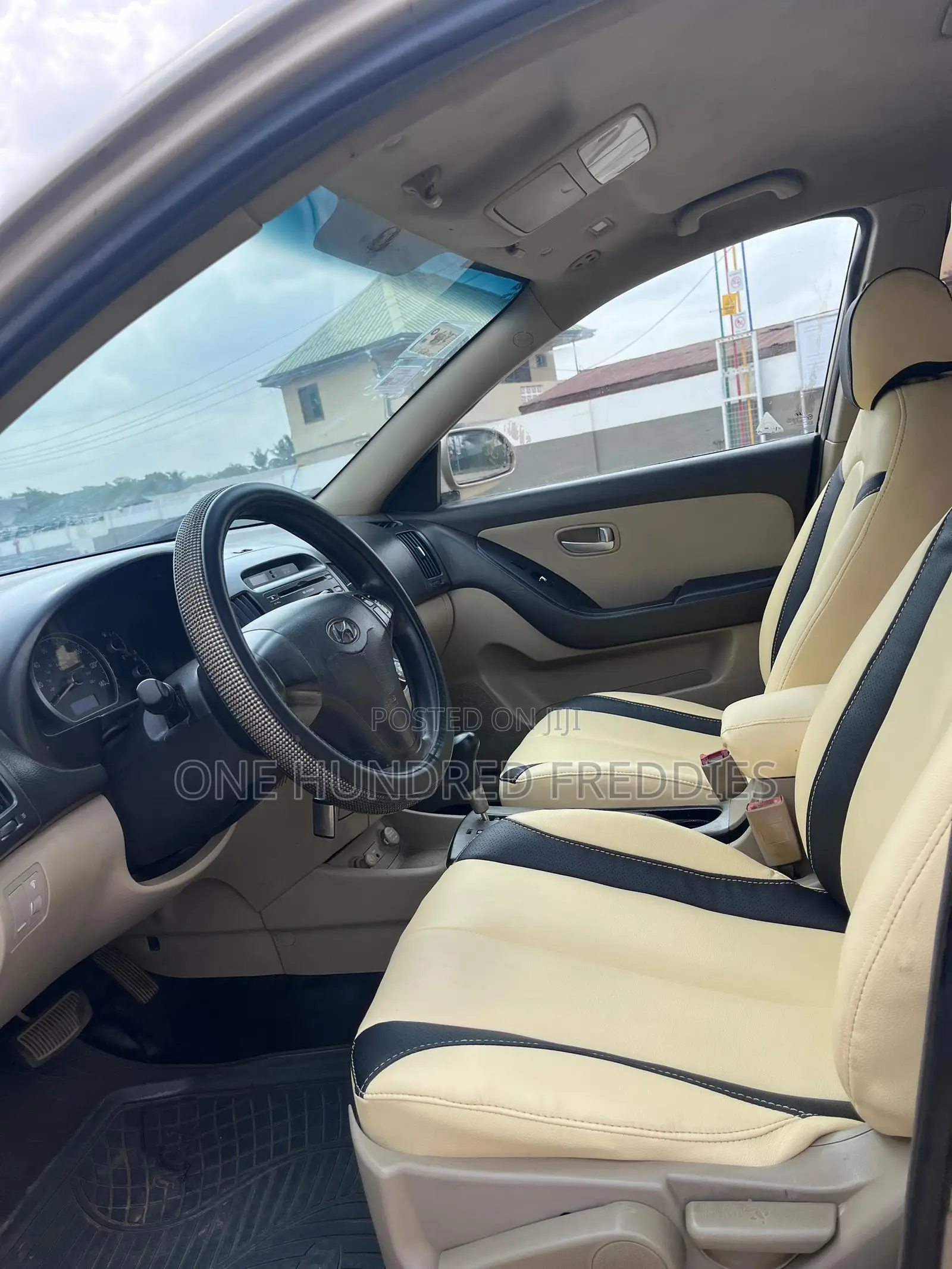 Hyundai Elantra 2010 Brown