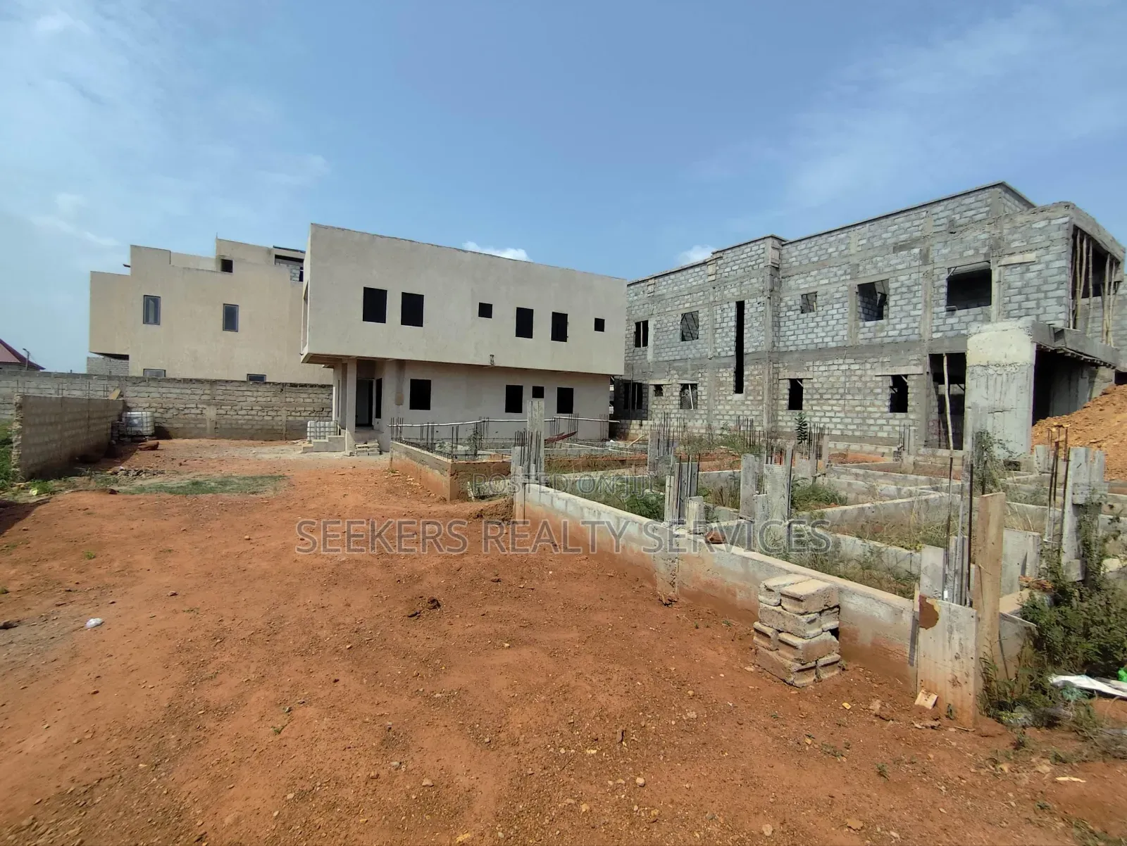 3bdrm Townhouse/Terrace In Seekers Realty, Accra Metropolitan For Sale