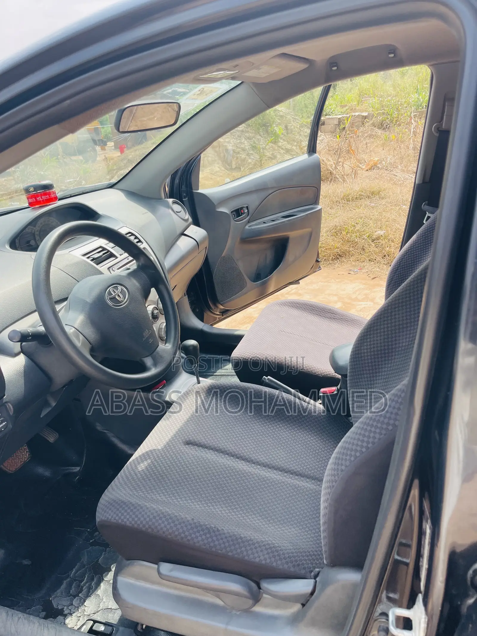 Toyota Yaris 2010 Black
