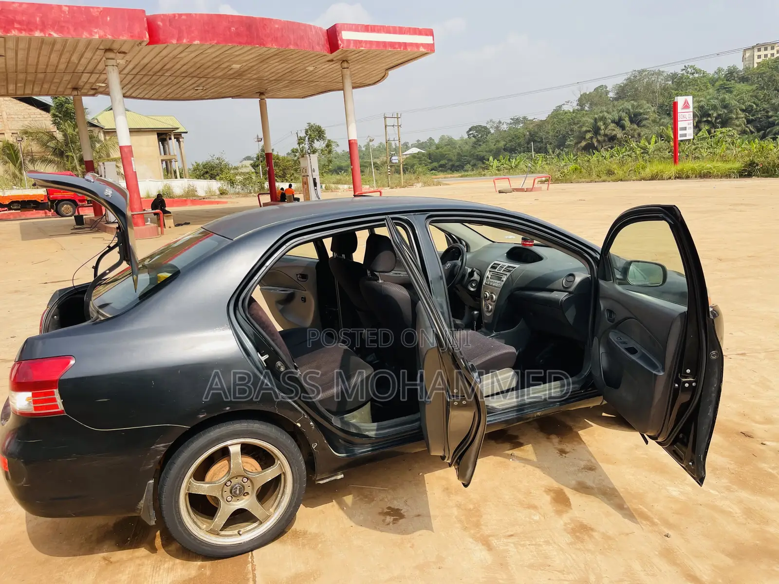 Toyota Yaris 2010 Black